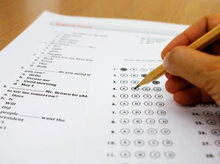 Phương pháp làm bài thi TOEIC: Vì sao “cày đề” chưa chắc giúp bạn tăng điểm?