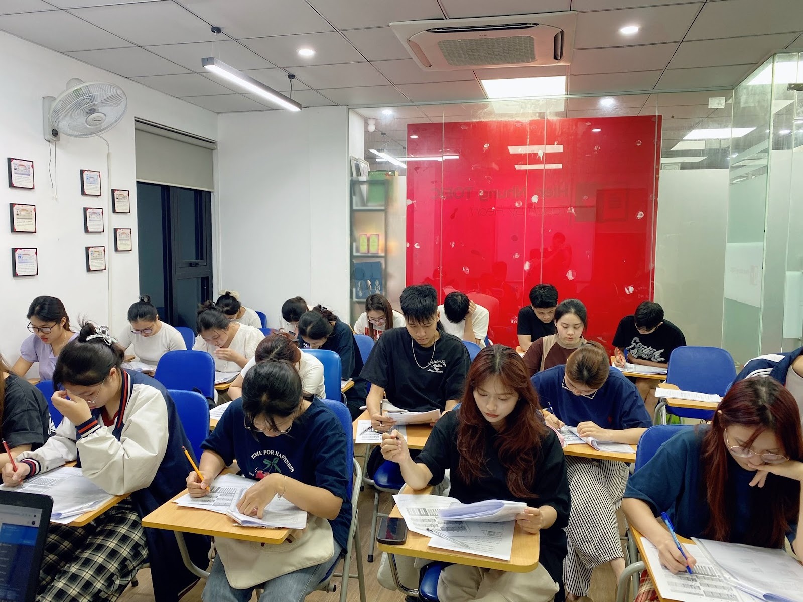 lớp TOEIC cô Hiền Nhung