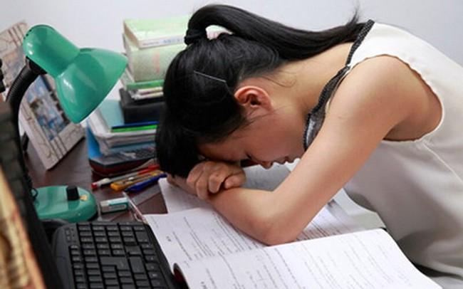 học nhồi nhét trước kỳ thi